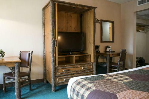 Hotel Abe Martin Lodge & Cabins