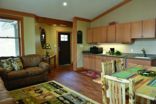 Hotel Abe Martin Lodge & Cabins