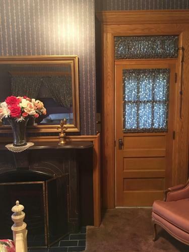 Queen Anne Bed And Breakfast