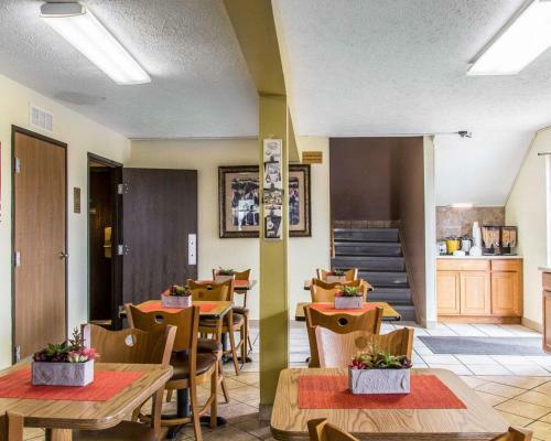 Hotel Econo Lodge Limon