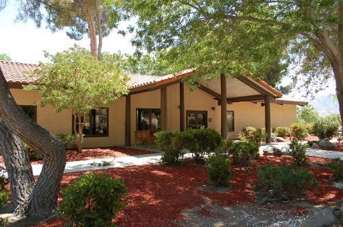 Soledad Canyon Deluxe Cabin 24