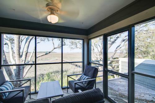 Shelter Cove 1722