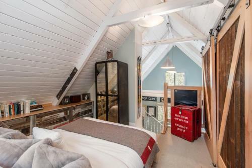 Ridgetop Cabin