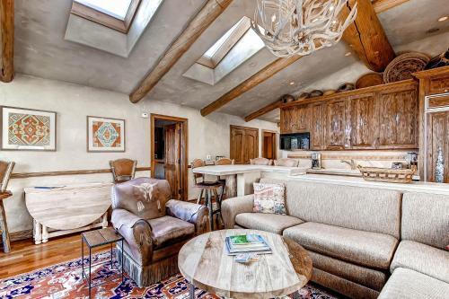 Shadowbrook 304