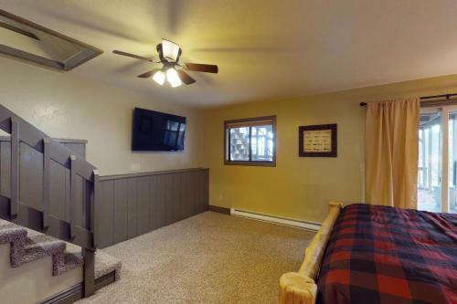 The Lazy Hound Lodge