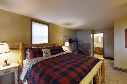 The Lazy Hound Lodge