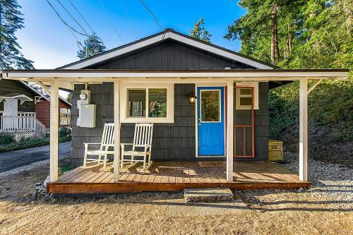 Beach And Boulevard Bungalow On Sundin Beach