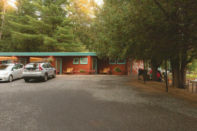 Motel Long Lake And Cottages Llc