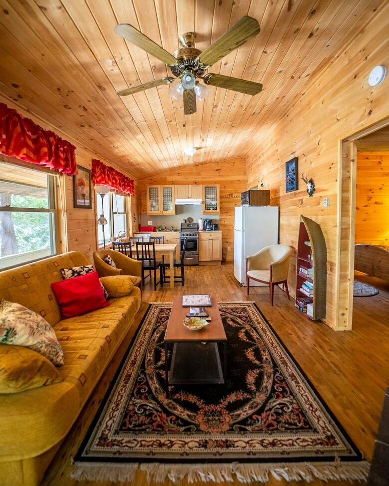 Motel Long Lake And Cottages Llc