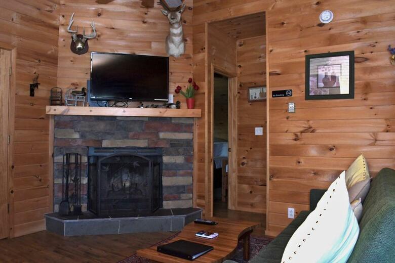 Motel Long Lake And Cottages Llc