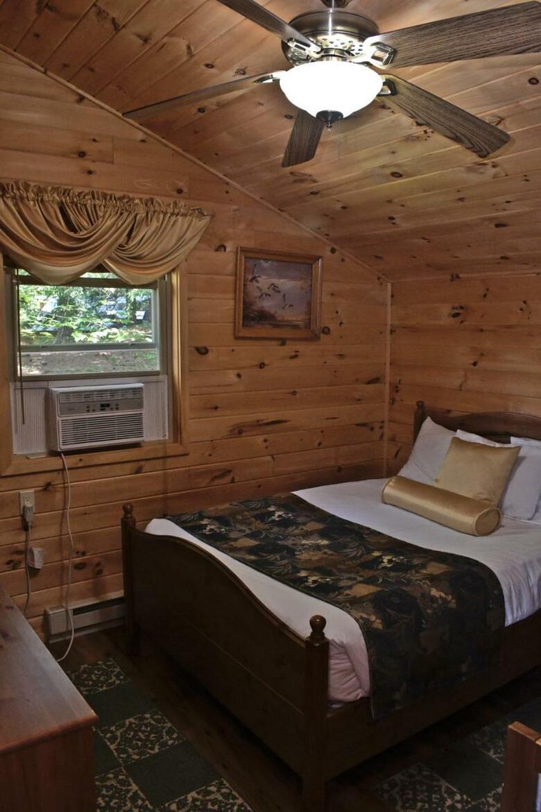 Motel Long Lake And Cottages Llc