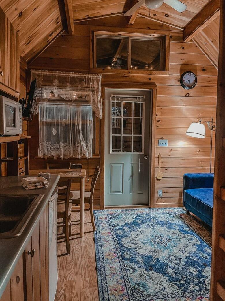 Motel Long Lake And Cottages Llc