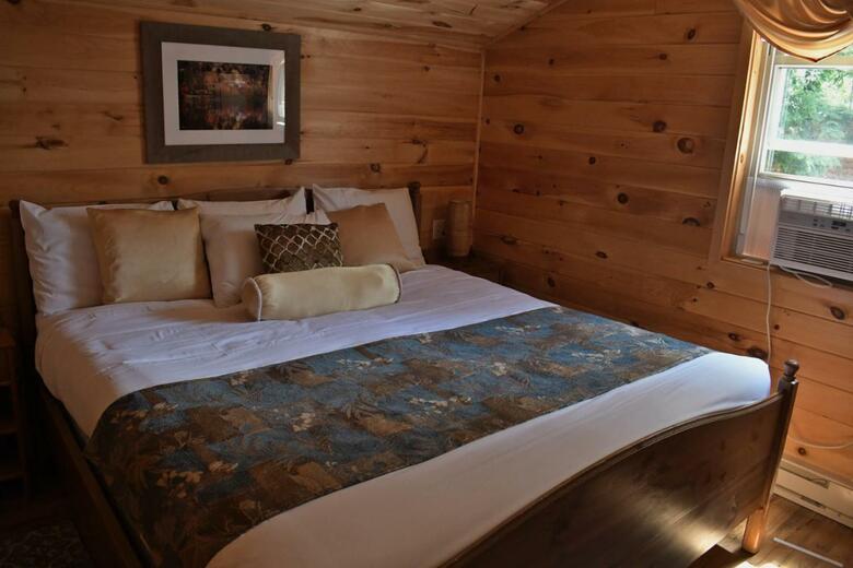Motel Long Lake And Cottages Llc