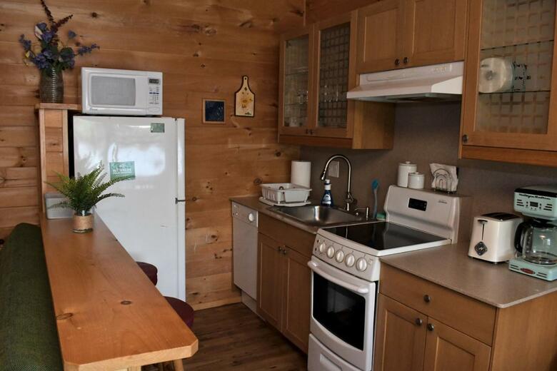 Motel Long Lake And Cottages Llc