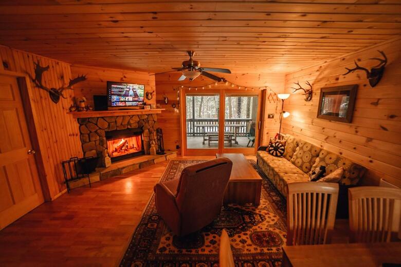 Motel Long Lake And Cottages Llc