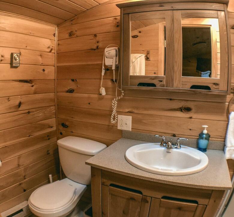 Motel Long Lake And Cottages Llc