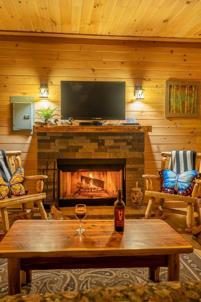 Motel Long Lake And Cottages Llc