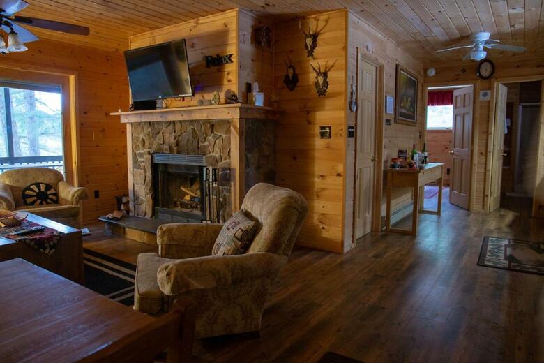 Motel Long Lake And Cottages Llc