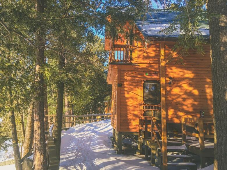 Motel Long Lake And Cottages Llc