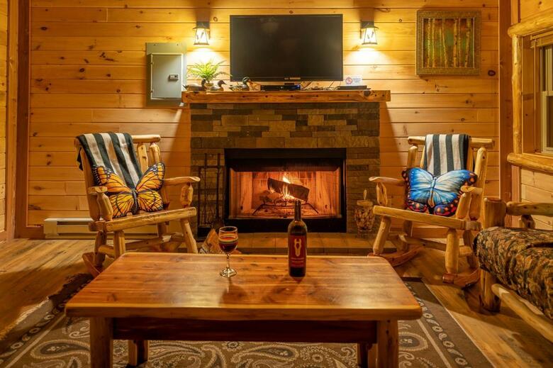 Motel Long Lake And Cottages Llc