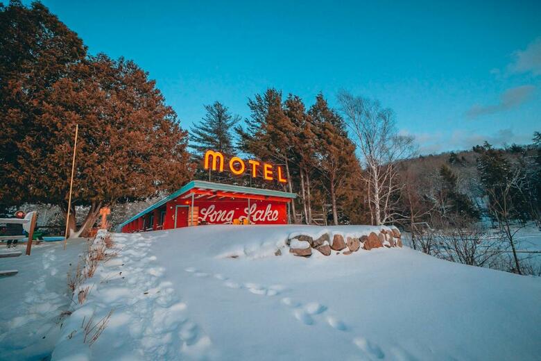 Motel Long Lake And Cottages Llc