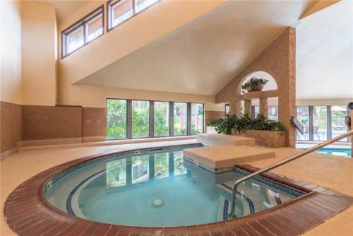1303 Trappeur's Lodge, Trappeur's Crossing