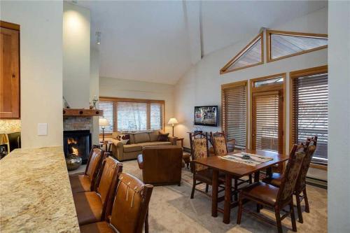 1303 Trappeur's Lodge, Trappeur's Crossing