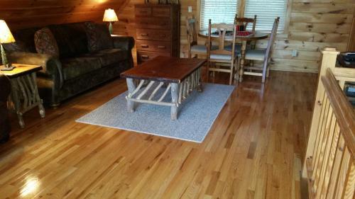 Hotel Bear Den Mountain Resort