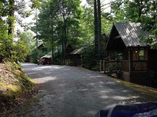 Hotel Bear Den Mountain Resort