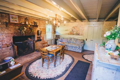 Old Caledonian Bed & Breakfast