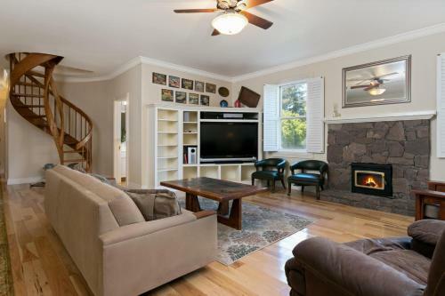 1 South Atmore Rd Home