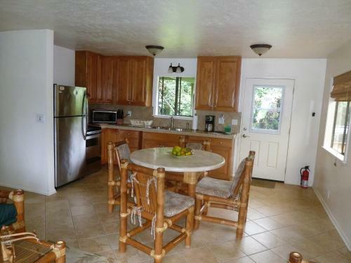 Hale Nanea - Hana Paradise Cottages