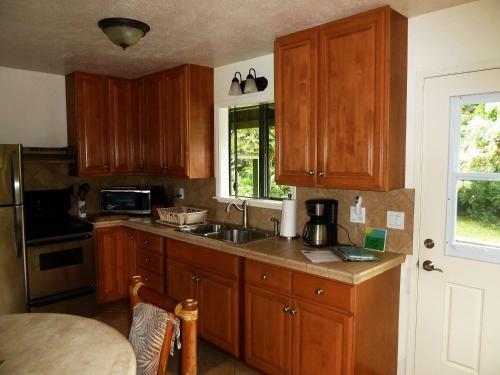 Hale Nanea - Hana Paradise Cottages