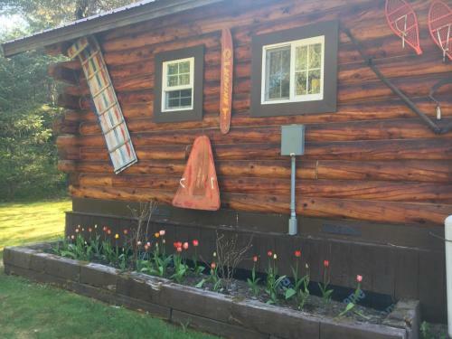 Andersen's Evergreen Cabin