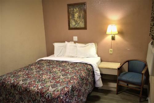 Plaza Motel