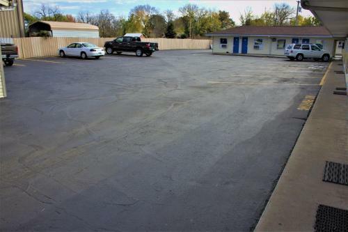 Plaza Motel