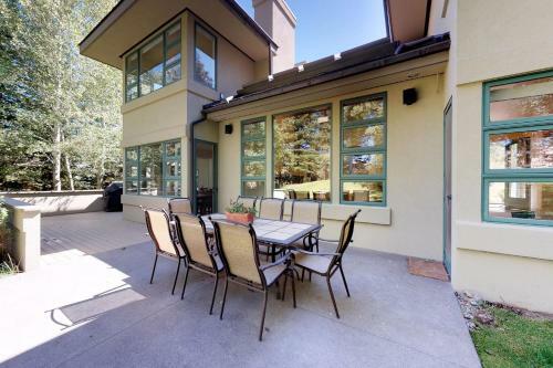 Meadowridge Retreat