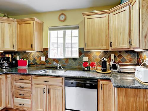 1419 Friant Ct Home