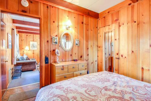 Tahoe Island's Quiet Cabin