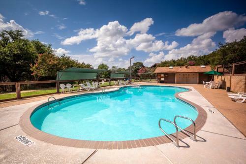 Lake Whitney Camping Resort Ramp Cabin 2