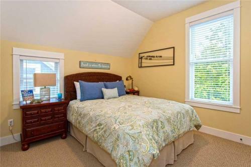 Fish And Ships Two-bedroom Home