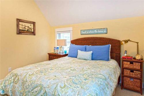 Fish And Ships Two-bedroom Home