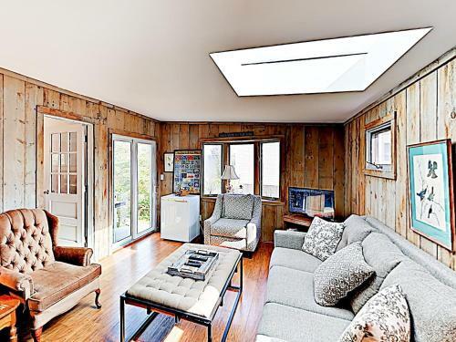 Oceanview Buzzards Bay Getaway