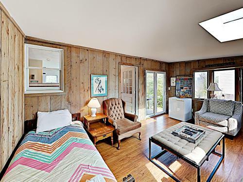 Oceanview Buzzards Bay Getaway