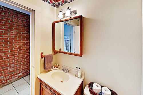 Oceanview Buzzards Bay Getaway