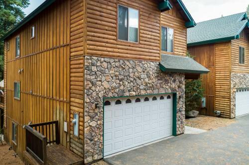 Knotty Rock Ridge