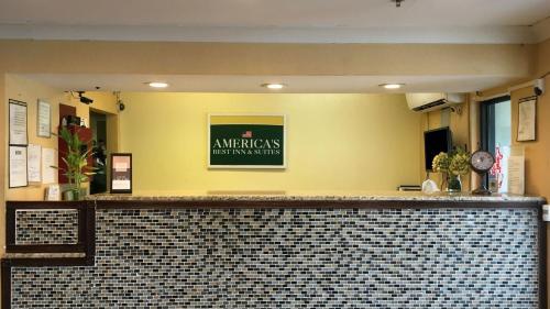 Hotel Budgetel Inns & Suites