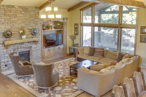 Sunriver Luxury Caldera Home With Golf Course Views