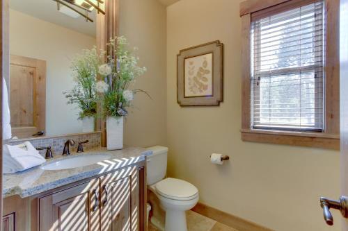 Sunriver Luxury Caldera Home With Golf Course Views