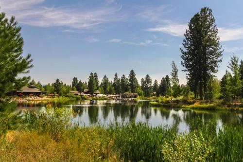 Sunriver Luxury Caldera Home With Golf Course Views